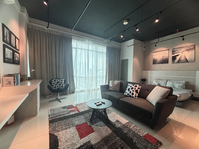 Hideaway @Airport Queensbay BayanLepas FreeParking - Image 1