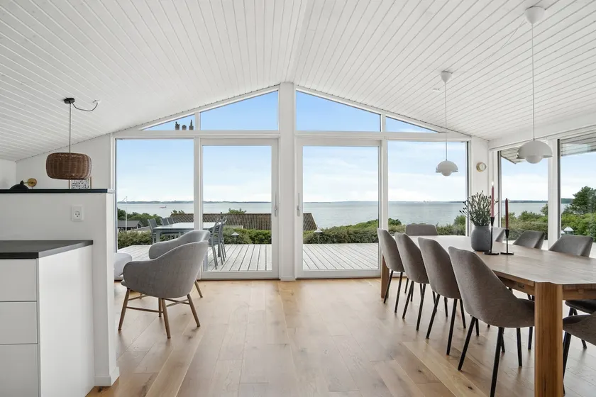 Newly renovated cottage overlooking Aarhus bay - Image 1