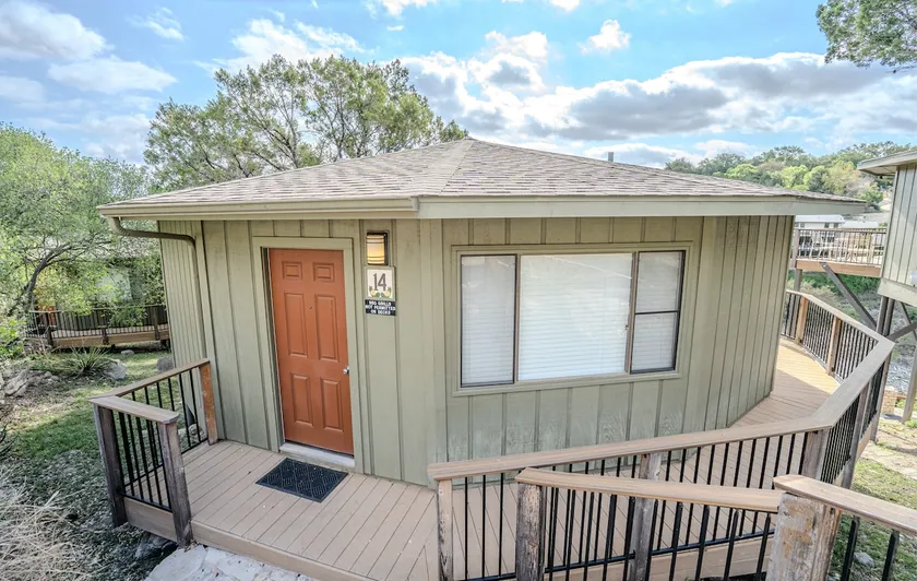 Blue Agave Bungalow, vue sur le lac Travis, piscine et bain à remous, à côté de la marina (# 14) - Image 1