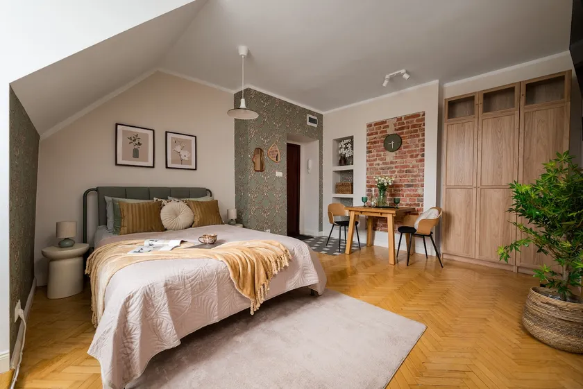 A studio with a kitchen, close to the subway, in the center of Warsaw - Image 1