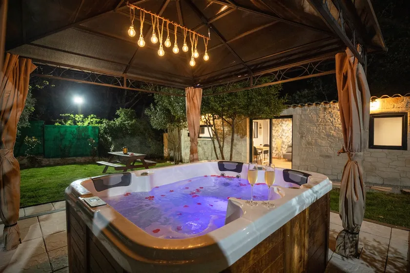 Ô Jacuzzi du Mazet - Image 1