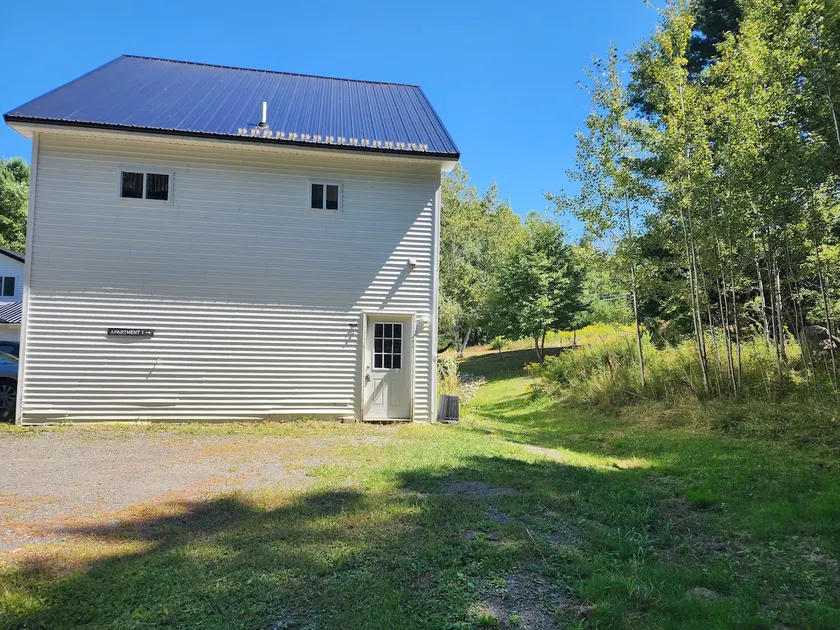 Simple Stay by UMaine & Bangor - Image 1