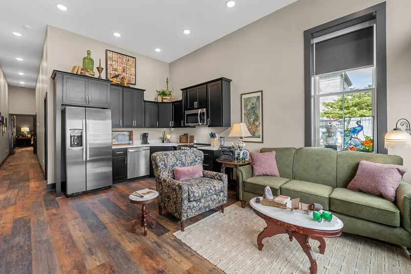 Luxury Edgar Cayce Condo in Heart of Downtown - Image 1
