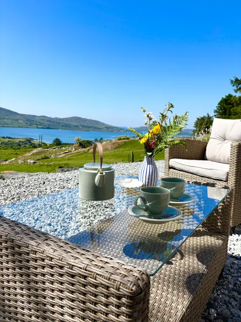 Laughing Seagull Cottage - Sea Views and Sauna - Image 1