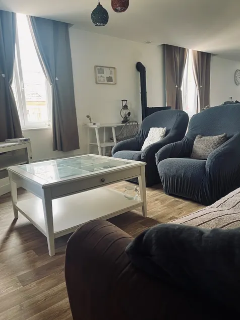 Family and lakes in duplex - Image 1