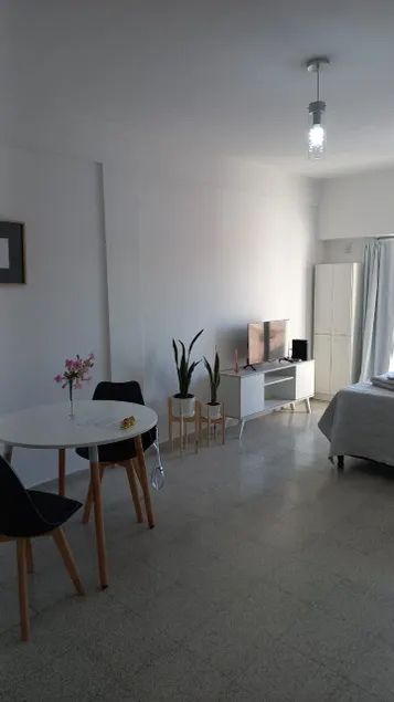 Spacious studio - Image 1
