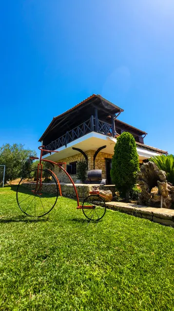 Kukutsi 1415 – Private Villa in Olive Grove - Image 1