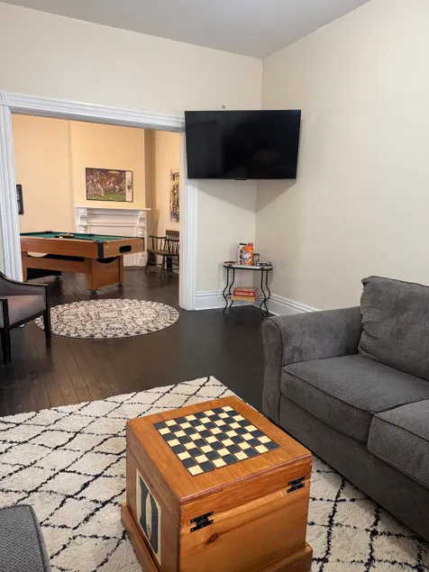 12 Mins to Downtown - Neicy’s Nest McKees Rocks - Image 1