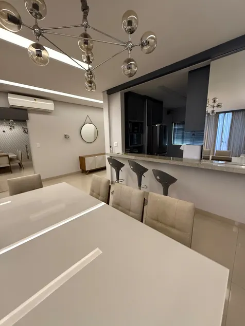 High Standard 3 Bedroom Apartment, 160 sq. meters - Image 1