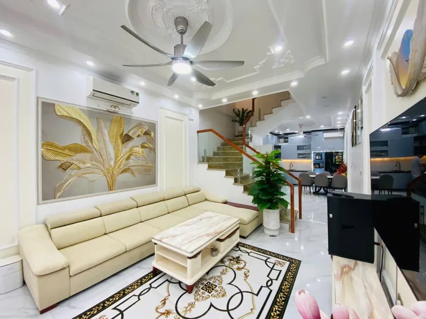 Happy House - Image 1