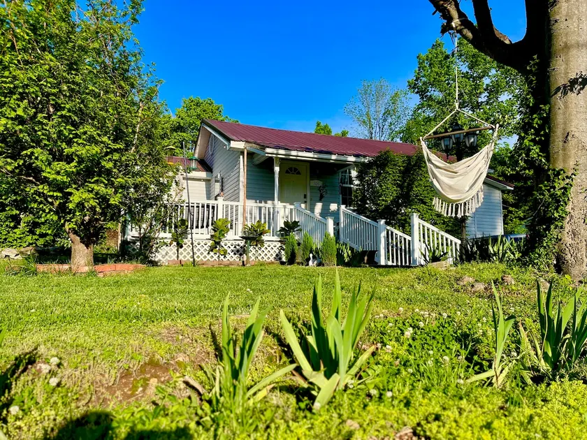 Cozy stay near Shadow Lake and Elk River! - Image 1