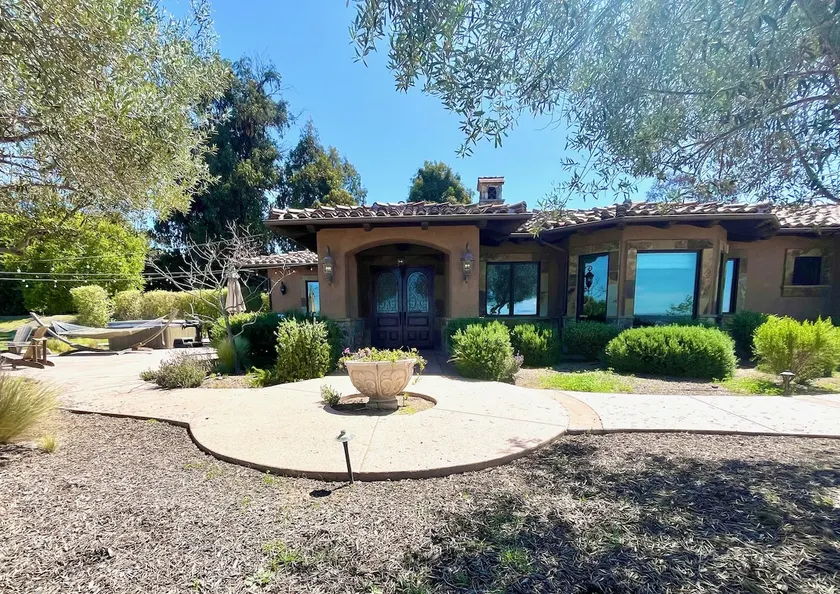 Luxury Home on Secluded Ranch - Image 1