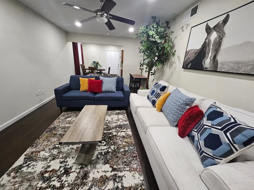 Luxury Spacious Triple ”T” w/Game/Crib/BBQ - Image 1
