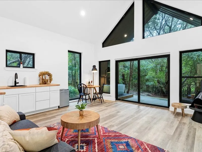 Blackbird Cabin - Image 1