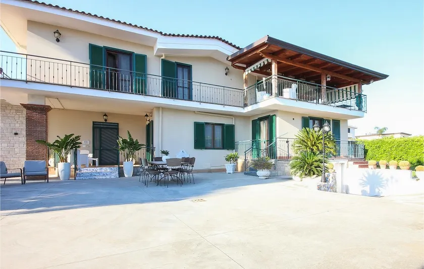 Villa Angela Holiday Apartment - Image 1