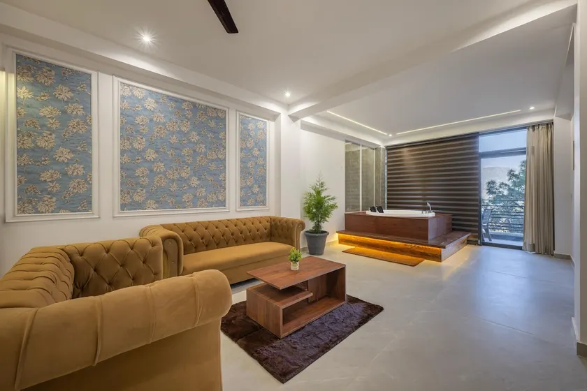 Echron|2Bhk Aprt|Jacuzzi|Balcony| - Image 1
