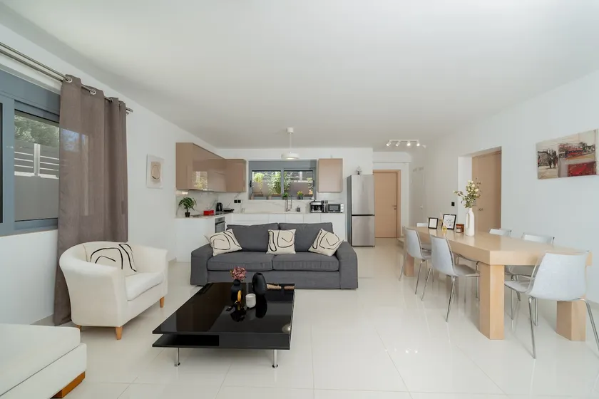 Luna Apartment by A&D Properties - Image 1