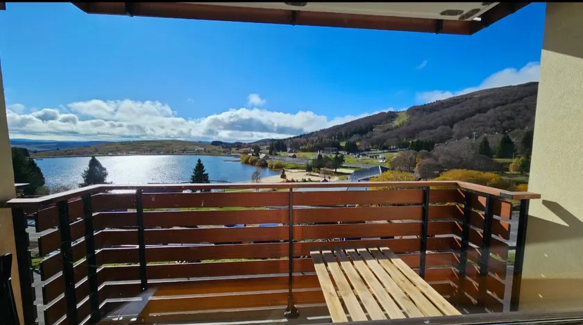 Lake view apartment in the heart of the resort - Image 1