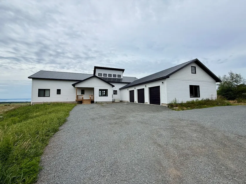Fundy Bay Retreat - Image 1