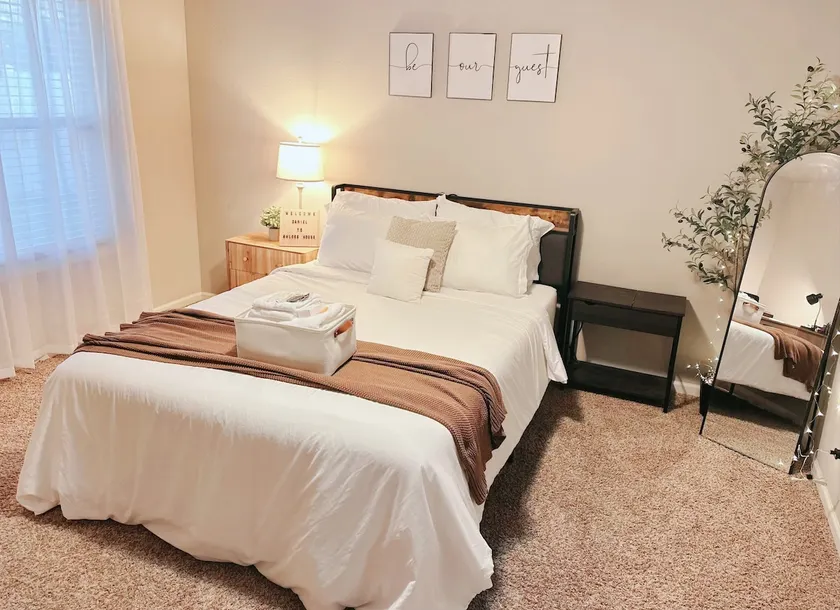 Suite Near Fort Riley • Easy Access to I-70 - Image 1