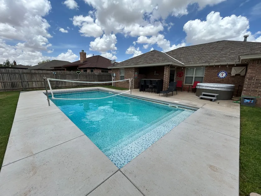 The Neighborhood Oasis: Quiet, Private, & Poolside - Image 1