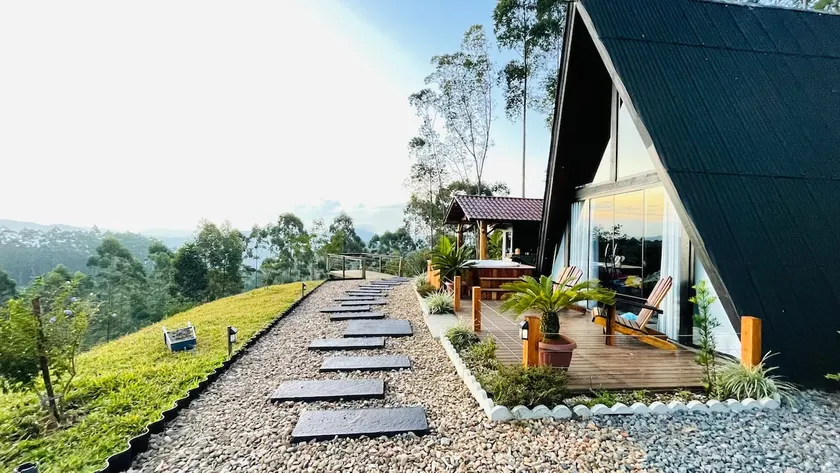 Green Garden Chalet Cottage with jacuzzi - Image 1