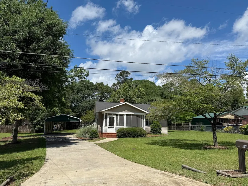 Adorable home in downtown Perry! - Image 1