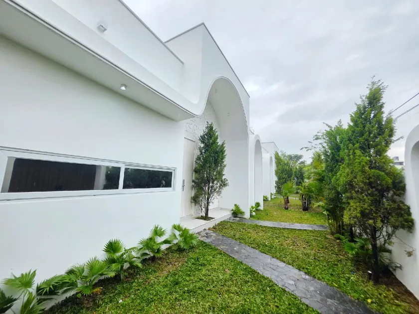 Private MiniResort 1500m2 * 4Pools * 6-12Rooms - Image 1