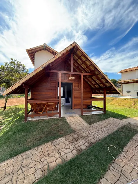 Champion Capitol Cottages (4 Monique) - Image 1
