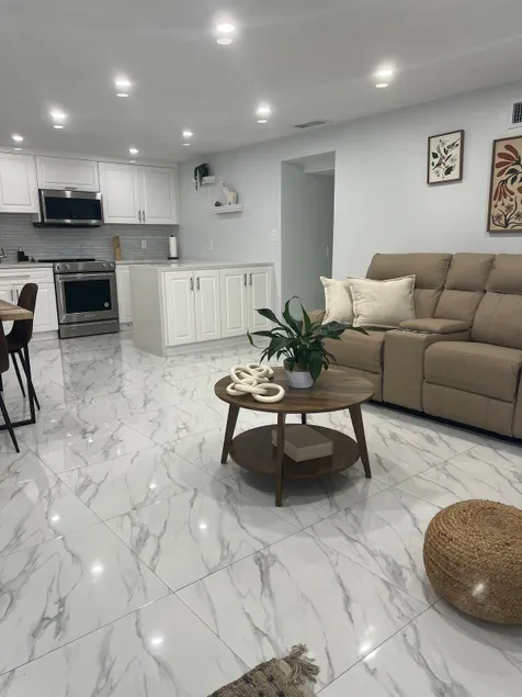 Home in Hialeah - Image 1