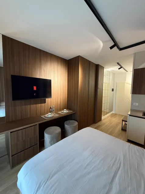 Sky 2 studio Apartment - Image 1