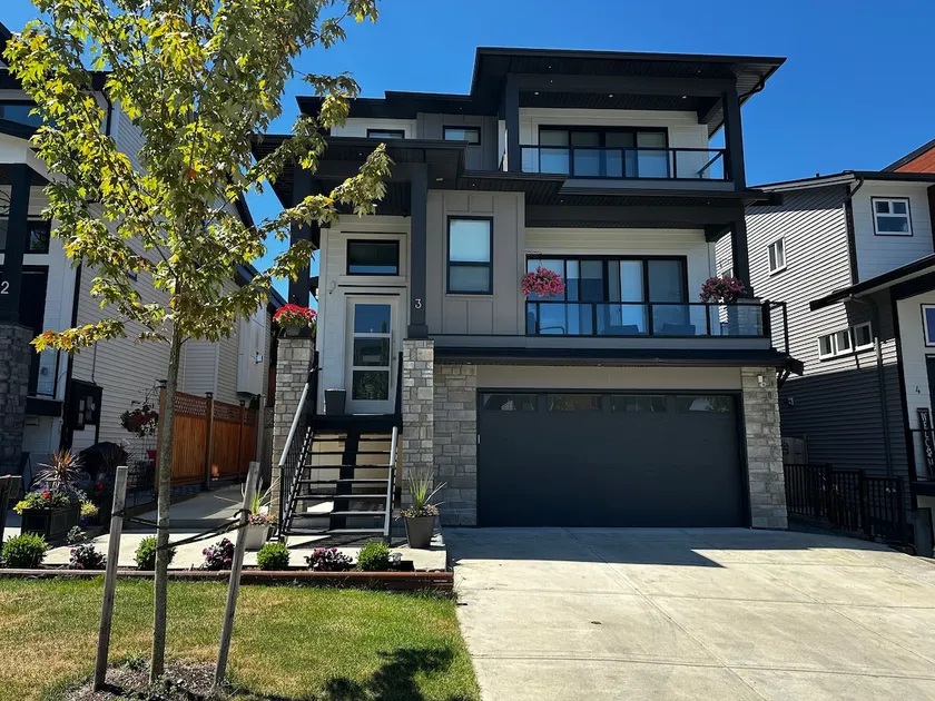 Kam Residence - Image 1