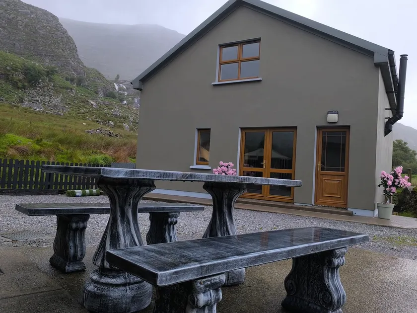Mountain Side Lodge - Image 1