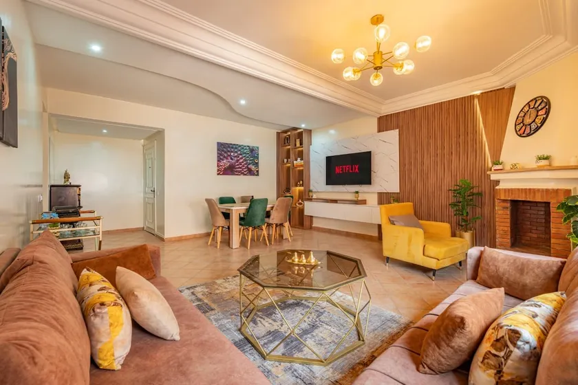 Luxury 2BR Apt in Gueliz, Pools, Parking,Elevator - Image 1