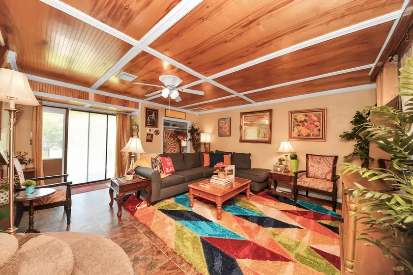 Beatles-Themed Retreat| Unique Stay in Channelview - Image 1