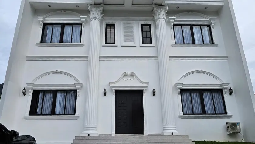 D Han's Villa Sentul - Image 1