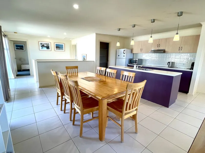 Bayview Beach House Apartment No 2 - Image 1