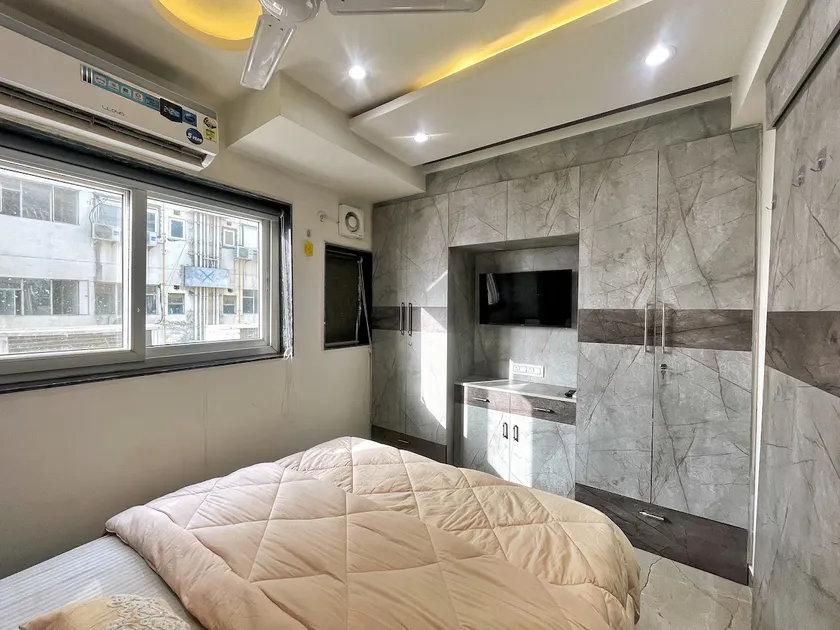 Stylish Studio in DLF:Luxe Living& Prime Location! - Image 1