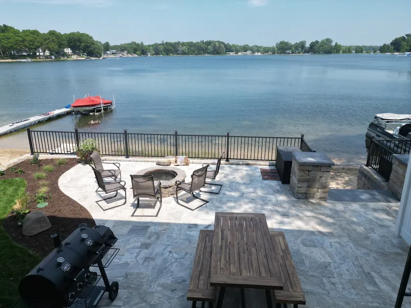 Lakefront 3BR w/ Tiki Bar + Blackstone + Beach - Image 1