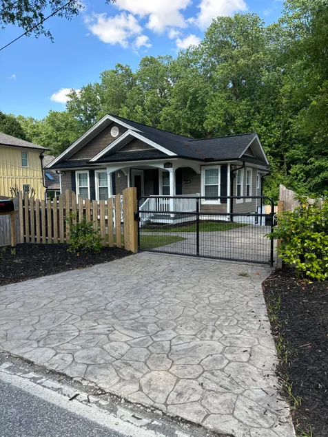 Spectacular House - Image 1