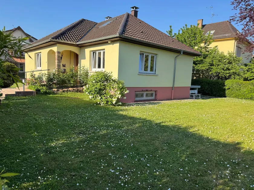 Villa in the city center, 10 min parking and billiards - Image 1