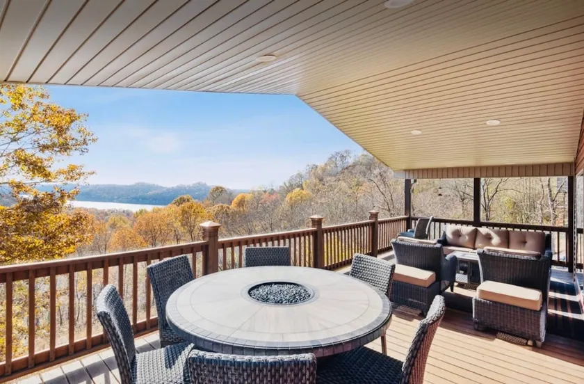 Eagle Mountain Luxury Cabin | River View + 1-Gig - Image 1