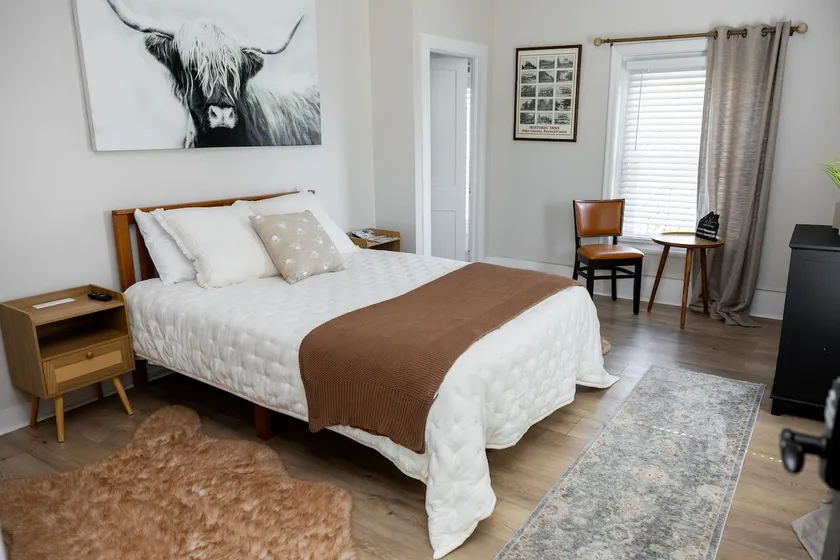 Hotel Like Room at the Historic Dimmick Inn (9) - Image 1