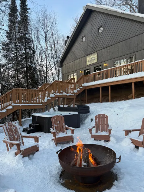 Snowy Owl Lodge - Right Side(formerly Hot Springs) - Image 1