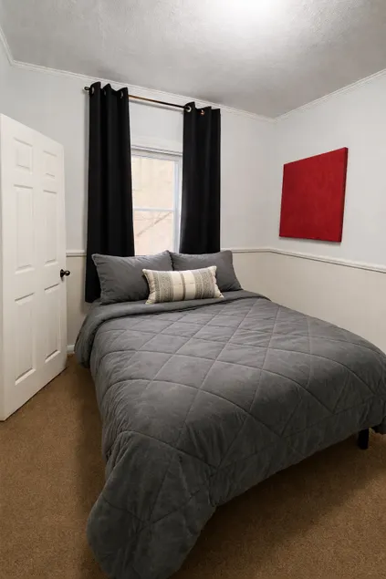 Cozy Riverside 2BR Condo Retreat - Image 1