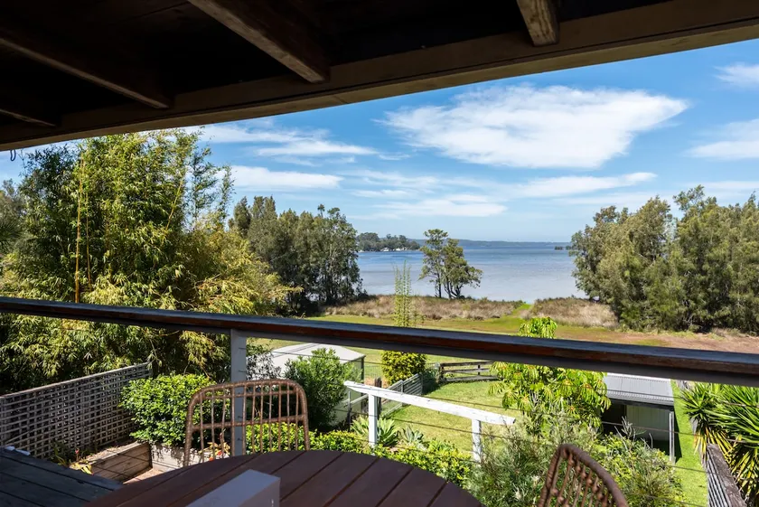 Vince’s Landing | Waterfront Cottage| Pay 2 Stay 3 - Image 1