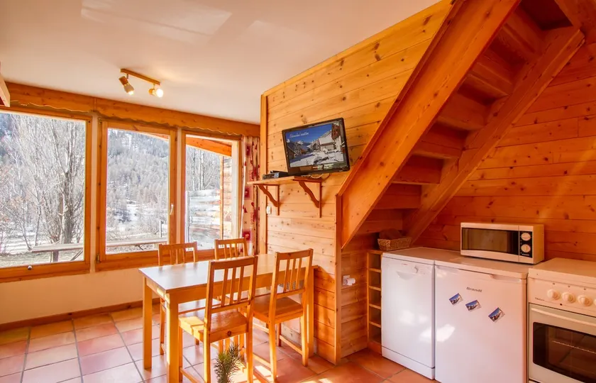 L'Elva Hameau des Chazals Nevache Hautes Alpes - Image 1