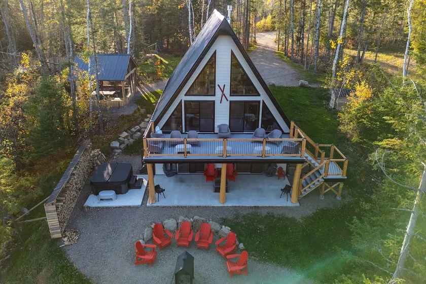 Beautiful A-FRAME Chalet & Amazing View & HOT TUB - Image 1