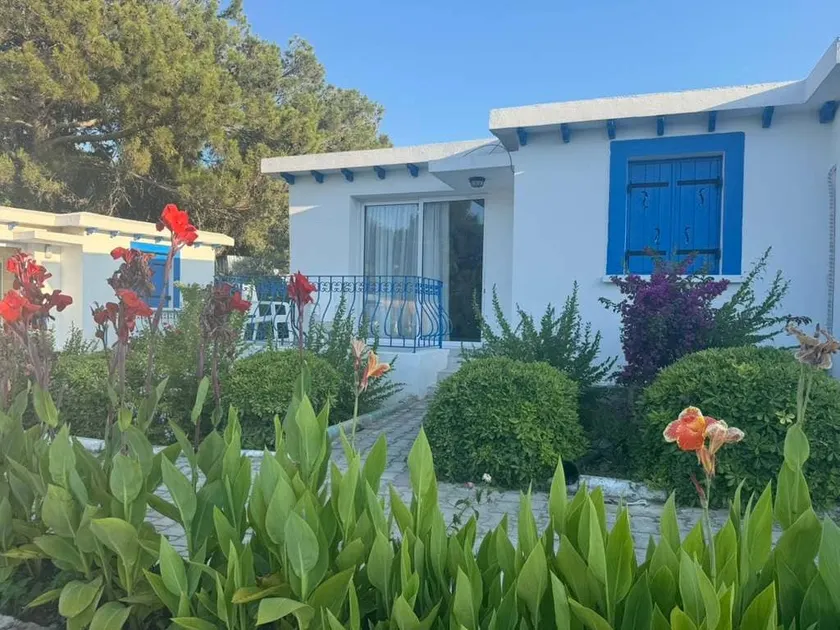Bungalow in a holiday village, Kyrenia - Image 1