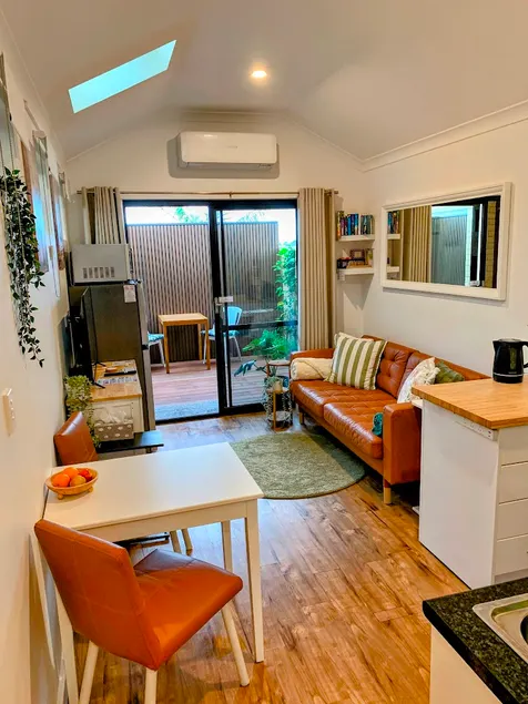 Little Big Stays Guesthouse - Image 1